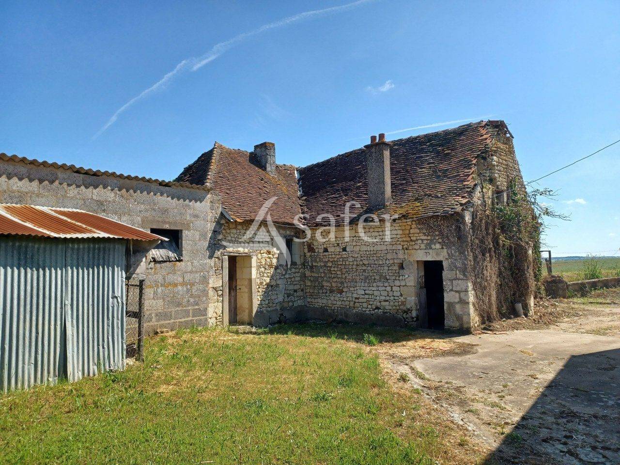 Explotaci&oacute;n agr&iacute;cola En venta Vienne