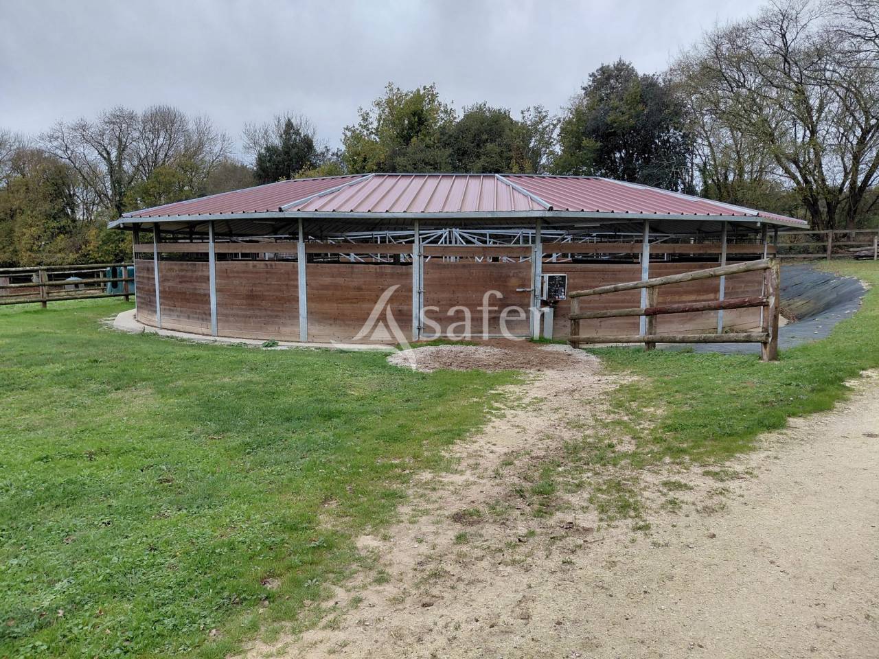 Propiedad ecuestre En venta Charente Mar&iacute;timo