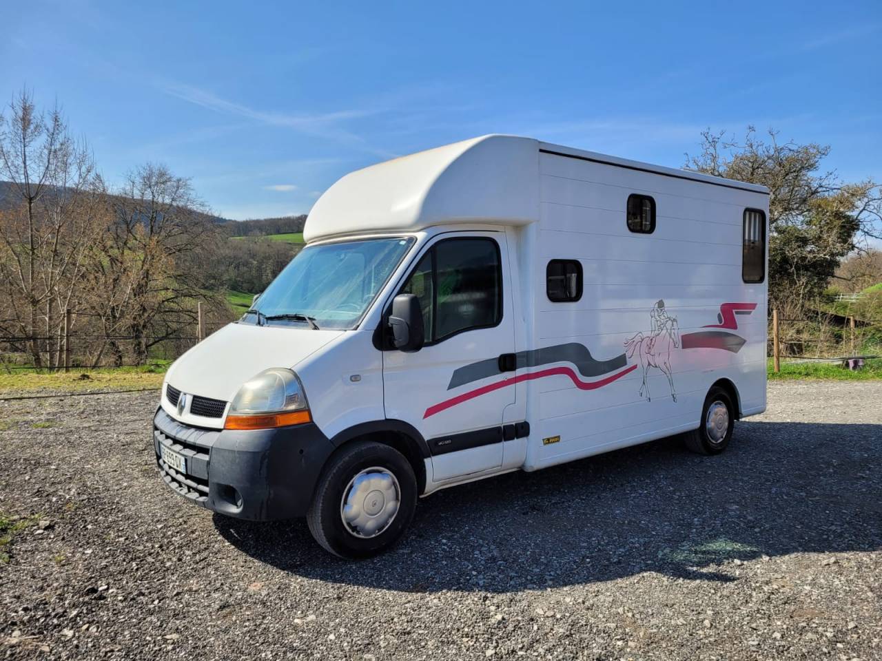 Furgoneta para caballos Renault Rucel 2005 De segunda mano