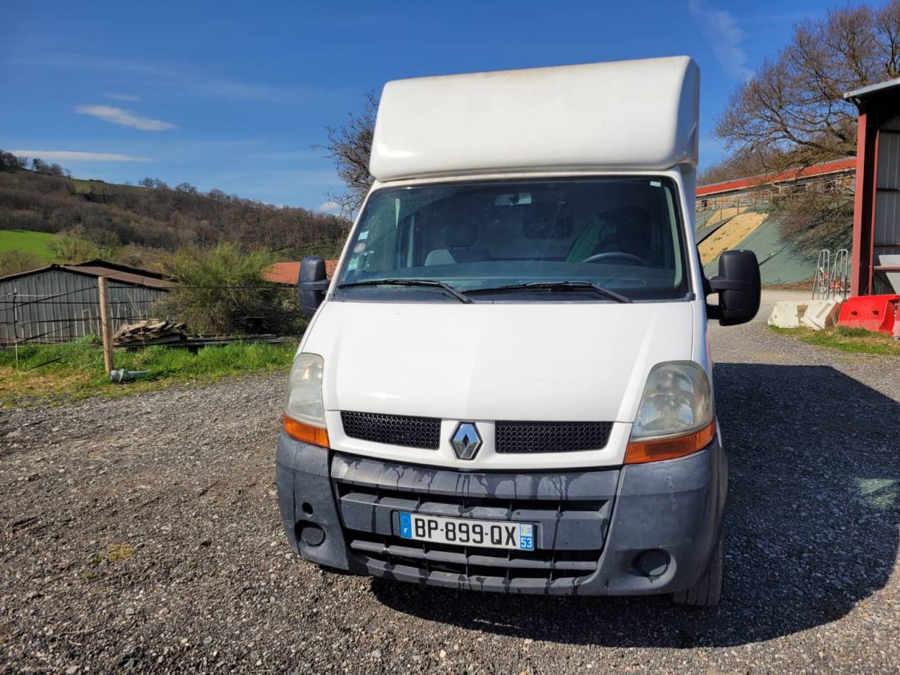 Furgoneta para caballos Renault Rucel 2005 De segunda mano