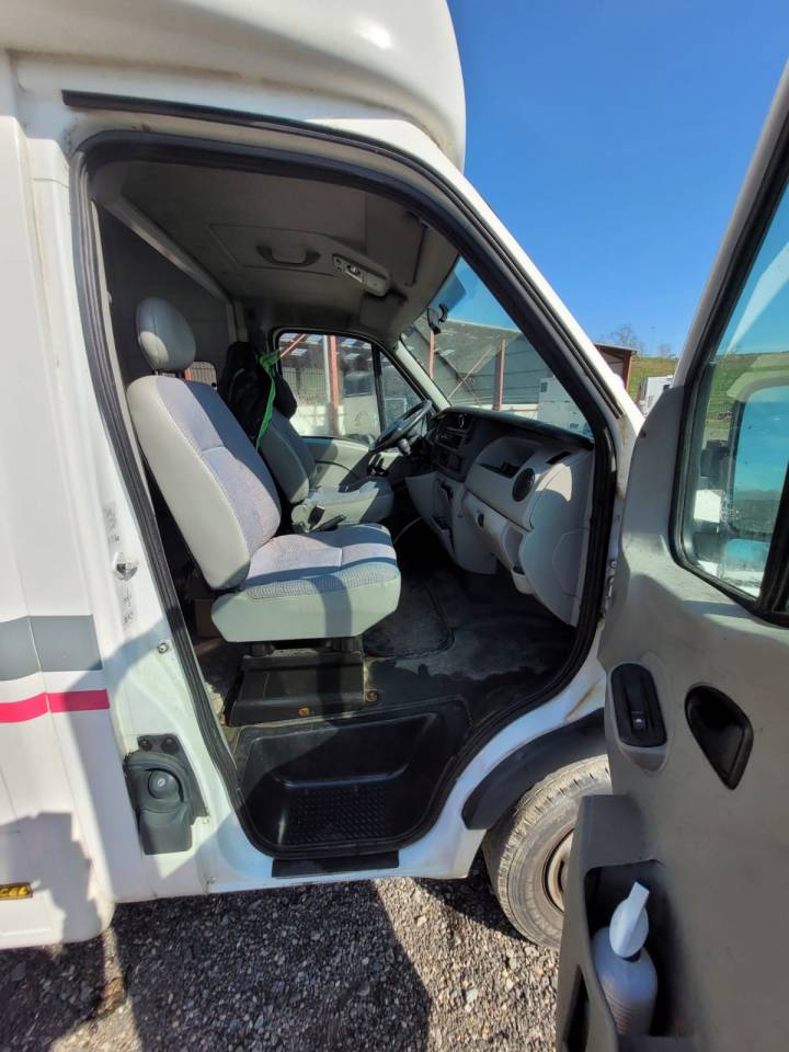 Furgoneta para caballos Renault Rucel 2005 De segunda mano