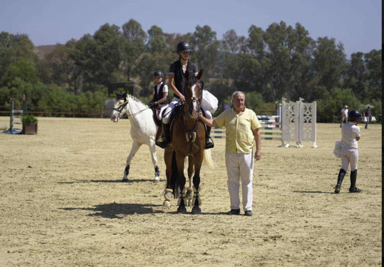 YEGUA SALTO PERFECTA AMATEUR