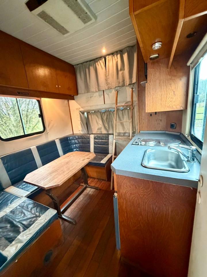 Cami&oacute;n para caballos Mercedes Actros 1940 2000 De segunda mano