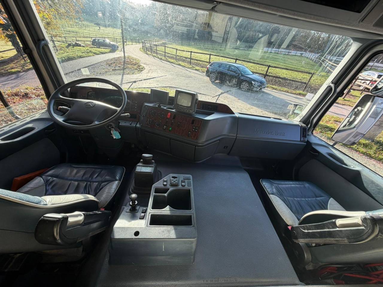 Cami&oacute;n para caballos Mercedes Actros 1940 2000 De segunda mano