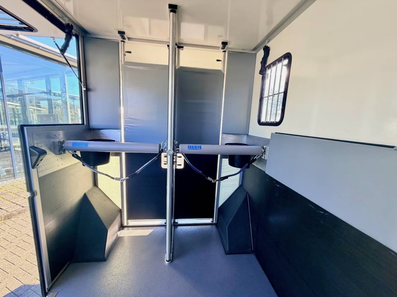 Furgoneta para caballos Renault RENAULT 0 Nuevo