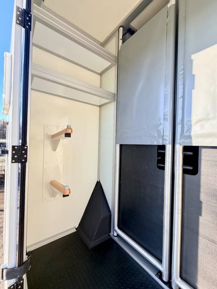 Furgoneta para caballos Renault RENAULT 0 Nuevo