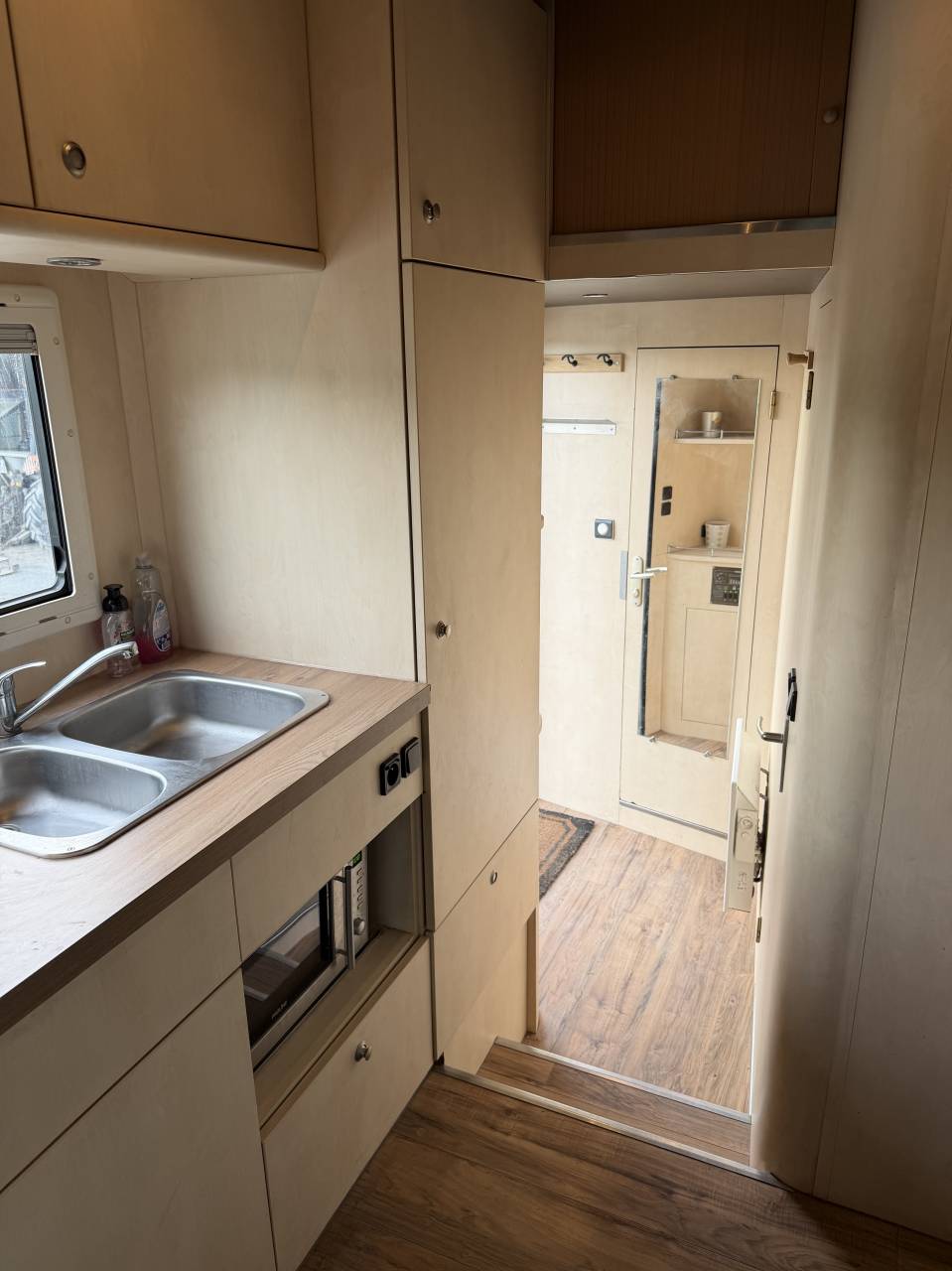 Cami&oacute;n para caballos Man 400 chx double essieu  2010 De segunda mano