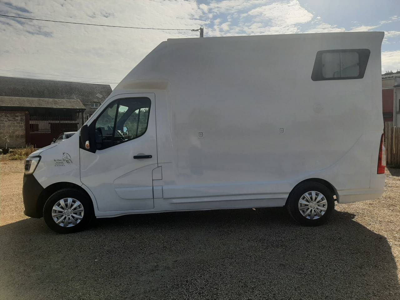 Furgoneta para caballos Renault Master 2020 De segunda mano