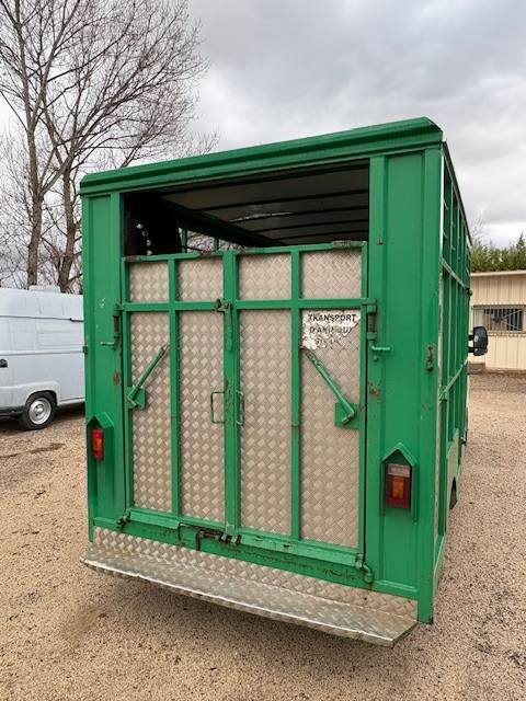 Furgoneta para caballos Renault  2012 De segunda mano