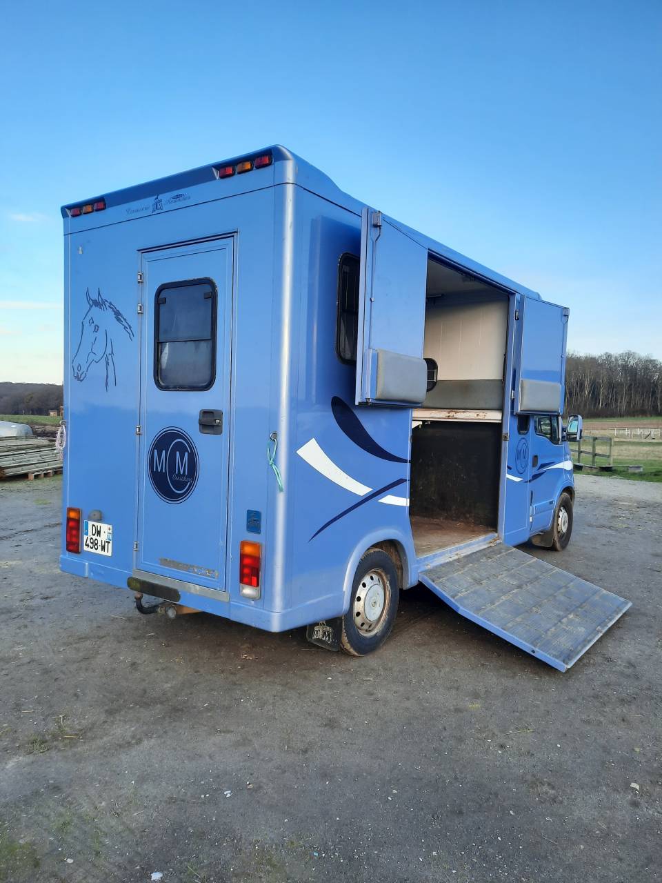 Furgoneta para caballos MTM  2006 De segunda mano