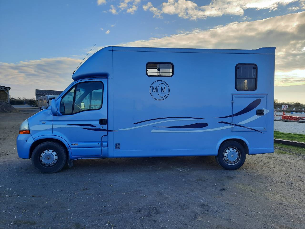 Furgoneta para caballos MTM  2006 De segunda mano