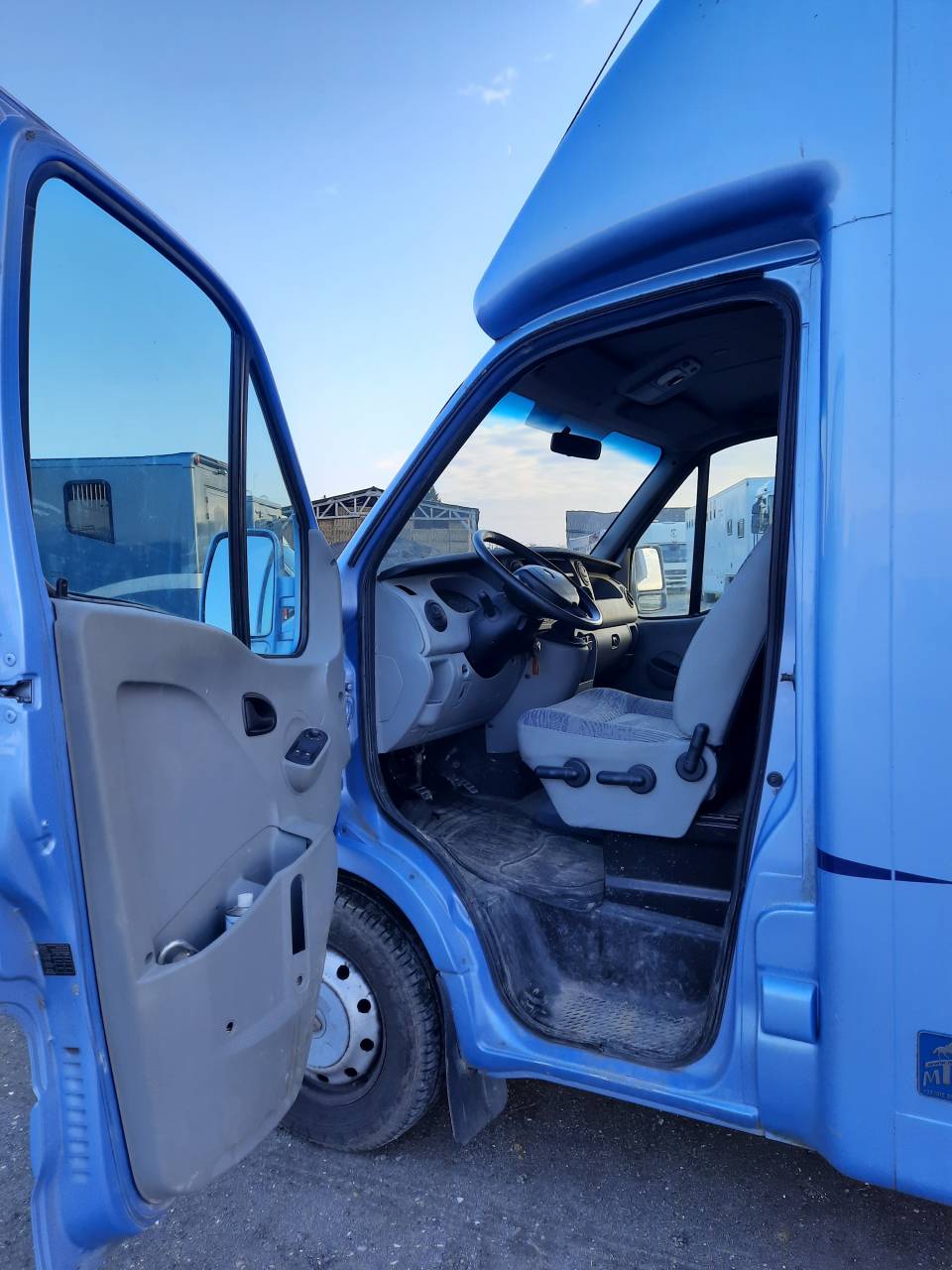 Furgoneta para caballos MTM  2006 De segunda mano