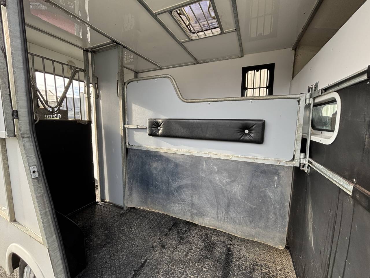 Furgoneta para caballos AP Petit 2 places stalles  2018 De segunda mano