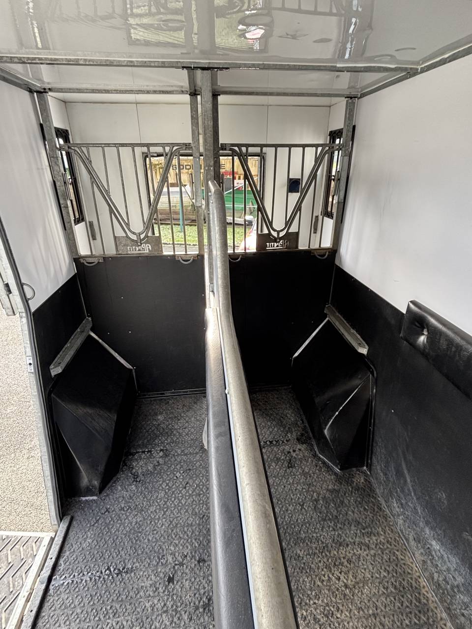 Furgoneta para caballos AP Petit 2 places stalles  2018 De segunda mano