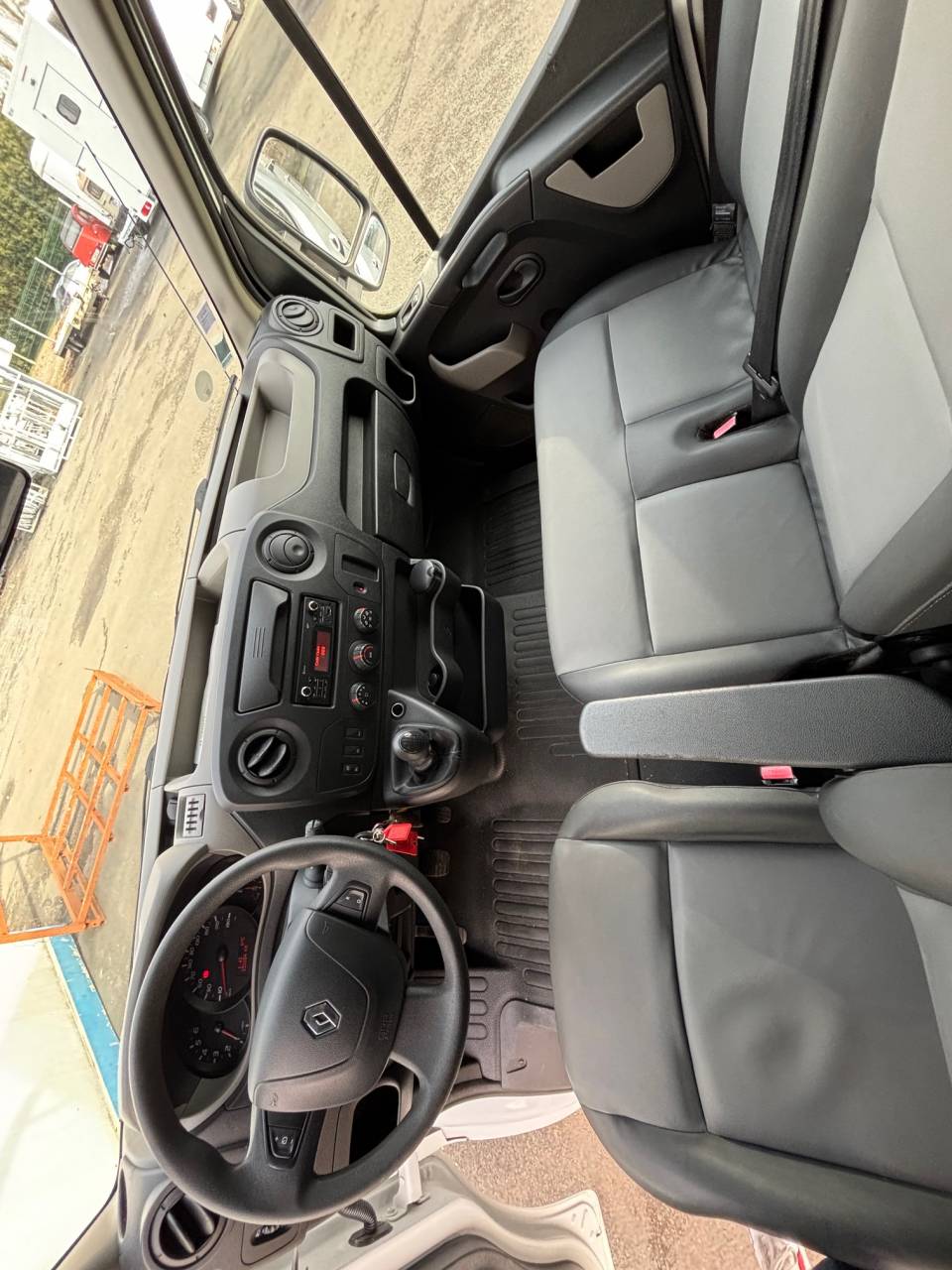 Furgoneta para caballos AP Petit 2 places stalles  2018 De segunda mano