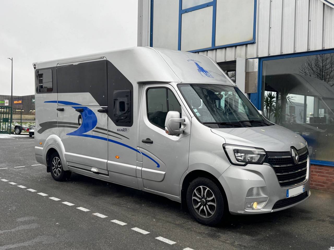 Furgoneta para caballos Barbot master 2020 De segunda mano