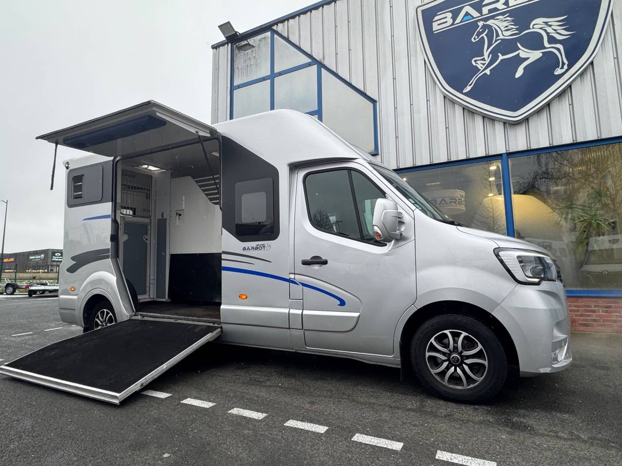 Furgoneta para caballos Barbot master 2020 De segunda mano