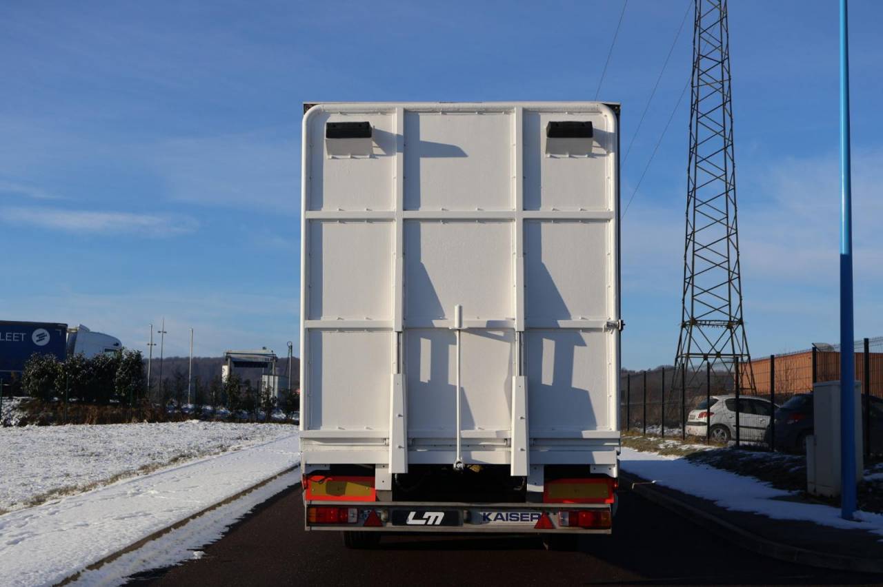 Cami&oacute;n para caballos Daf SEMI-REMORQUE 10P-APPARTEMENT 4P 2017 De segunda mano