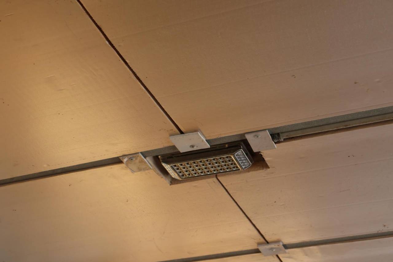 Cami&oacute;n para caballos Daf SEMI-REMORQUE 10P-APPARTEMENT 4P 2017 De segunda mano