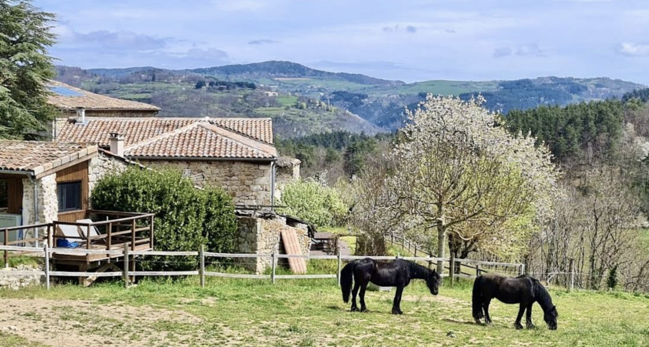 Bonita residencia ecuestre En venta Dr&ocirc;me