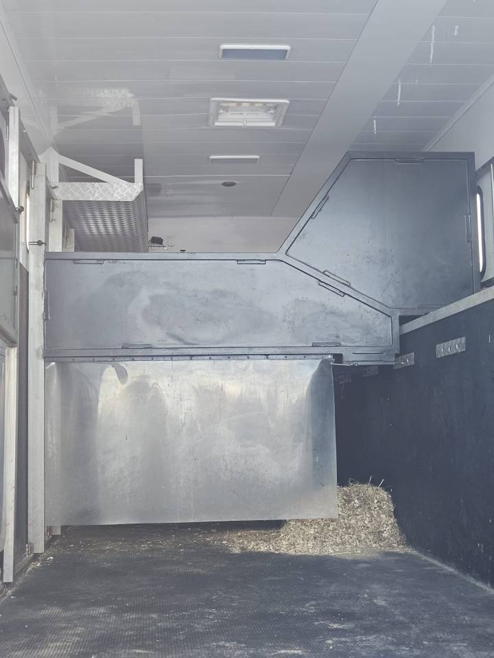 Cami&oacute;n para caballos Renault CONCEPTPGO 7 2007 De segunda mano