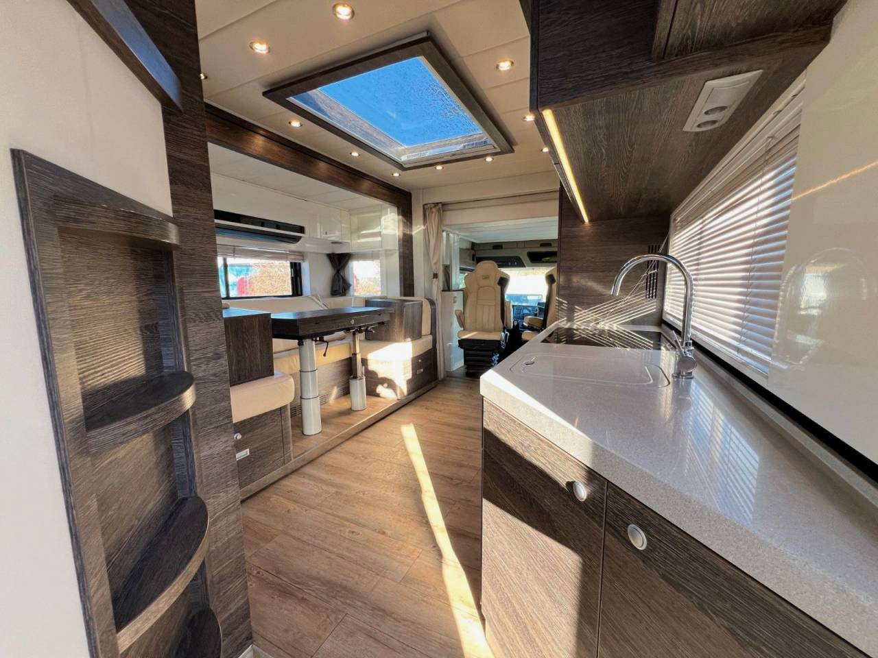 Cami&oacute;n para caballos Mercedes MERCEDES-BENZ 0 De segunda mano