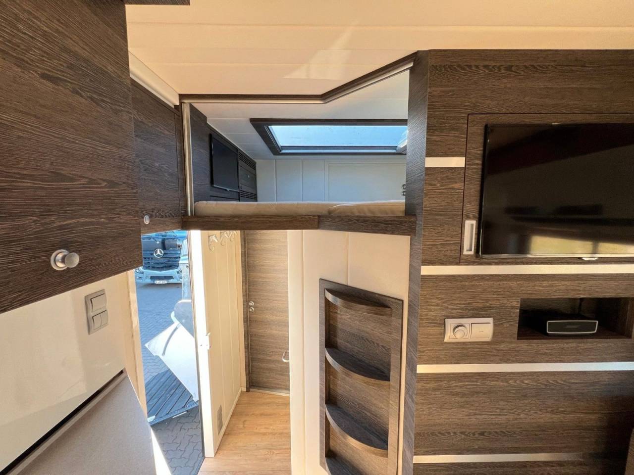 Cami&oacute;n para caballos Mercedes MERCEDES-BENZ 0 De segunda mano