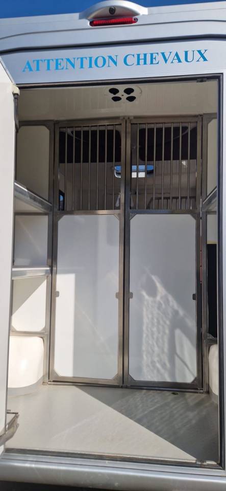 Furgoneta para caballos Fiat  Ducato 2018 De segunda mano