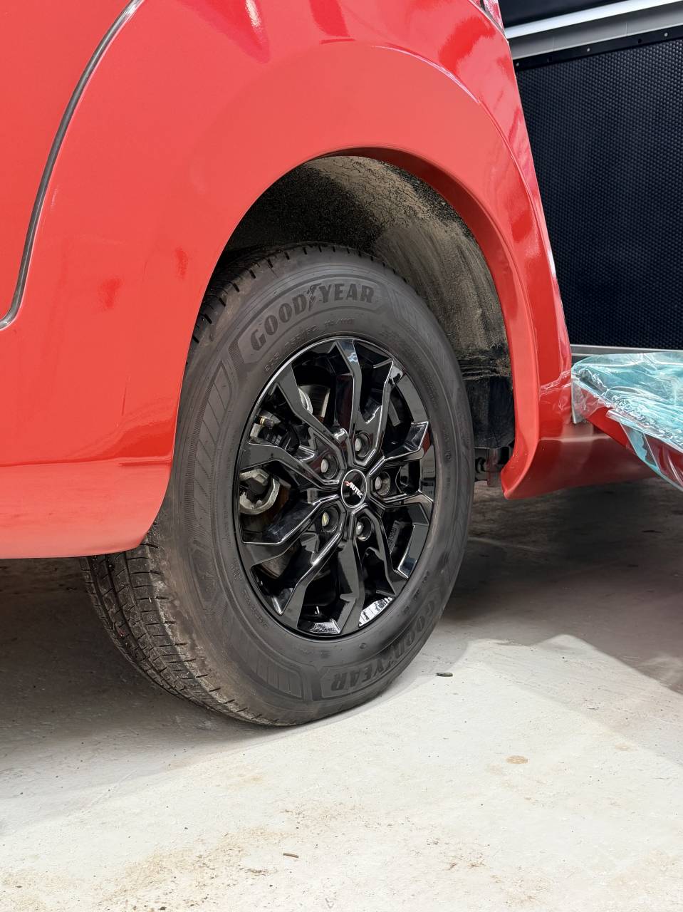 Furgoneta para caballos AKX 5p BVA  2026 Nuevo