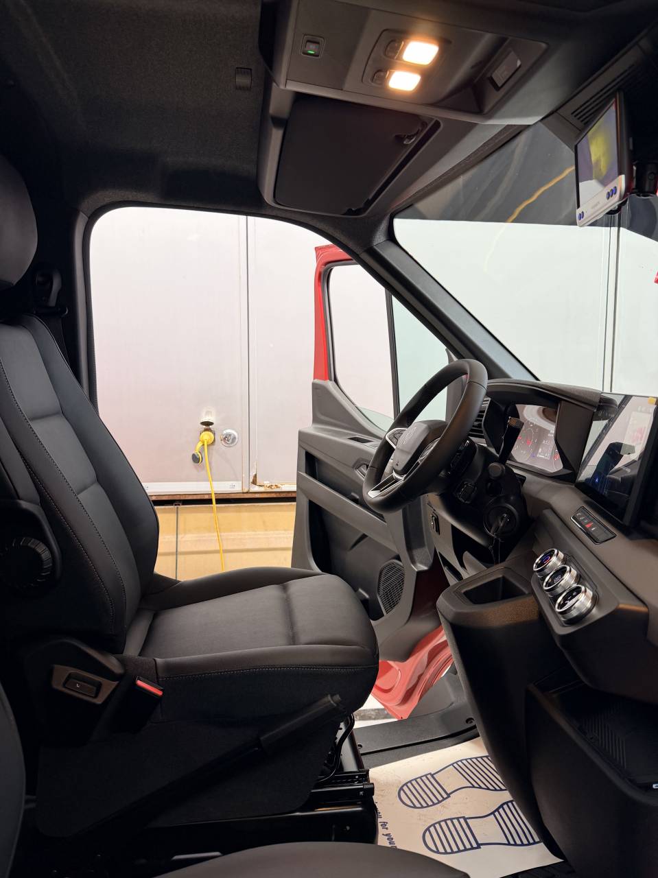 Furgoneta para caballos AKX 5p BVA  2026 Nuevo