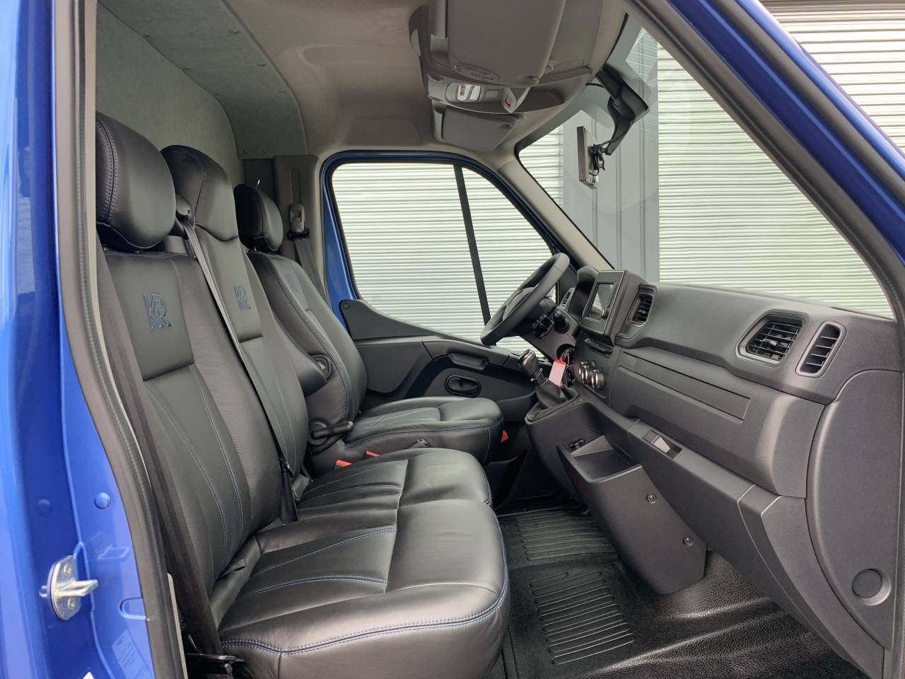 Furgoneta para caballos Krismar 3pstallion 2021 De segunda mano