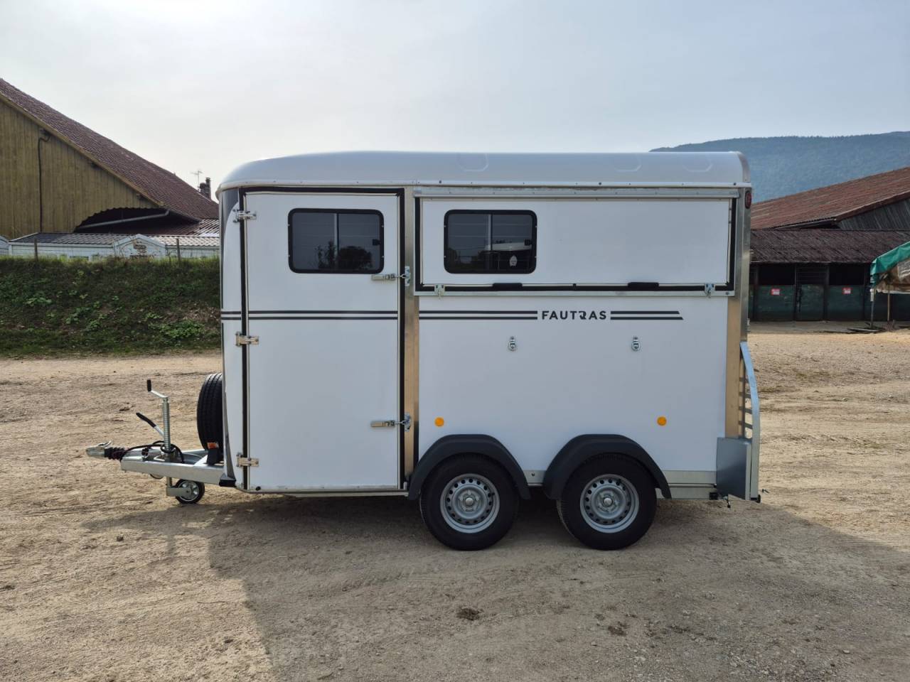 Van caballos Fautras Oblic X2 2 Caballos 2026 Nuevo