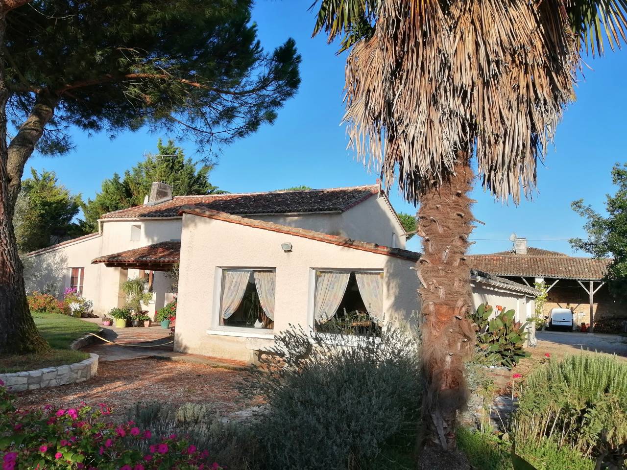 Bonita residencia ecuestre En venta Charente