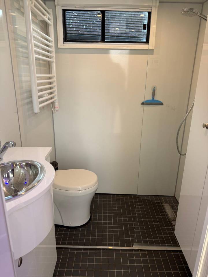 Cami&oacute;n para caballos Mercedes MERCEDES-BENZ 0 De segunda mano