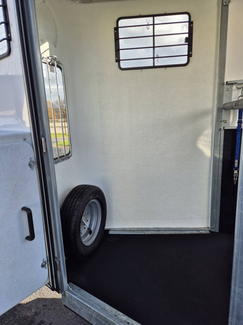 Van caballos Fautras JMS Cassic 1,5 Caballos 2022 De segunda mano