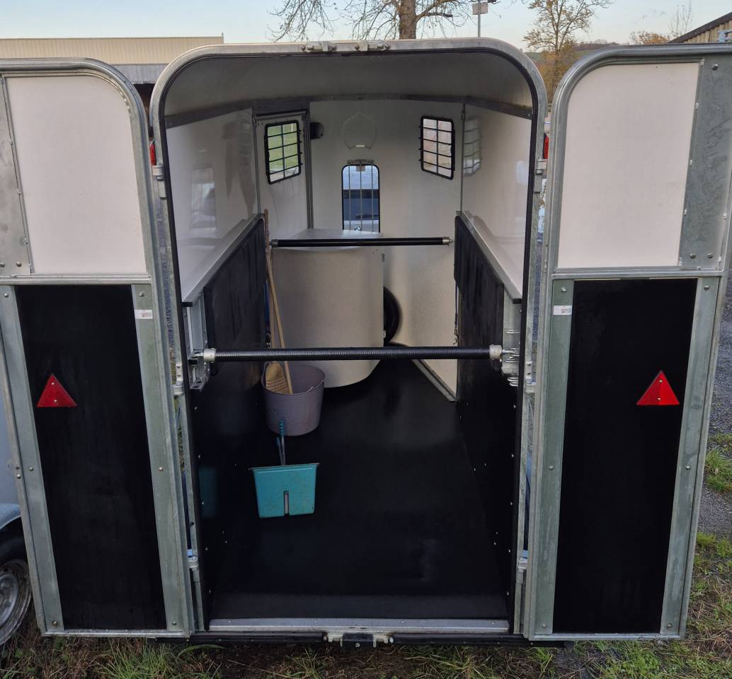 Van caballos Fautras JMS Cassic 1,5 Caballos 2022 De segunda mano