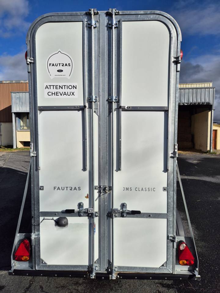 Van caballos Fautras JMS Cassic 1,5 Caballos 2022 De segunda mano
