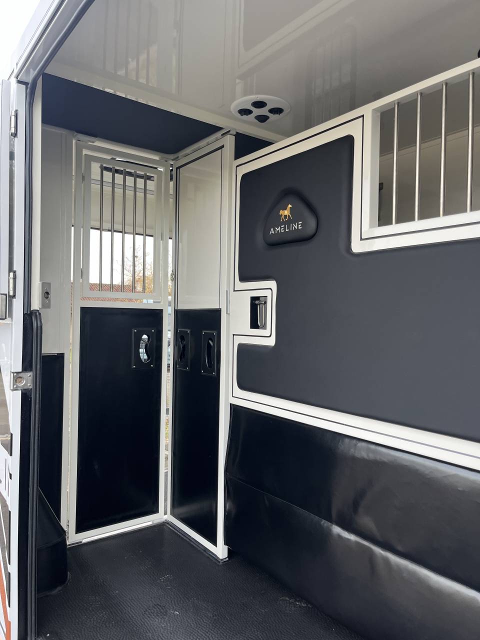 Furgoneta para caballos Ameline  2026 Nuevo