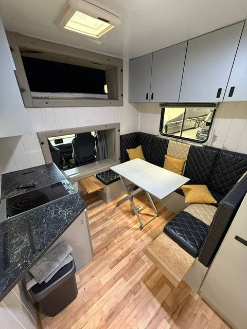 Cami&oacute;n para caballos Man  2008 De segunda mano