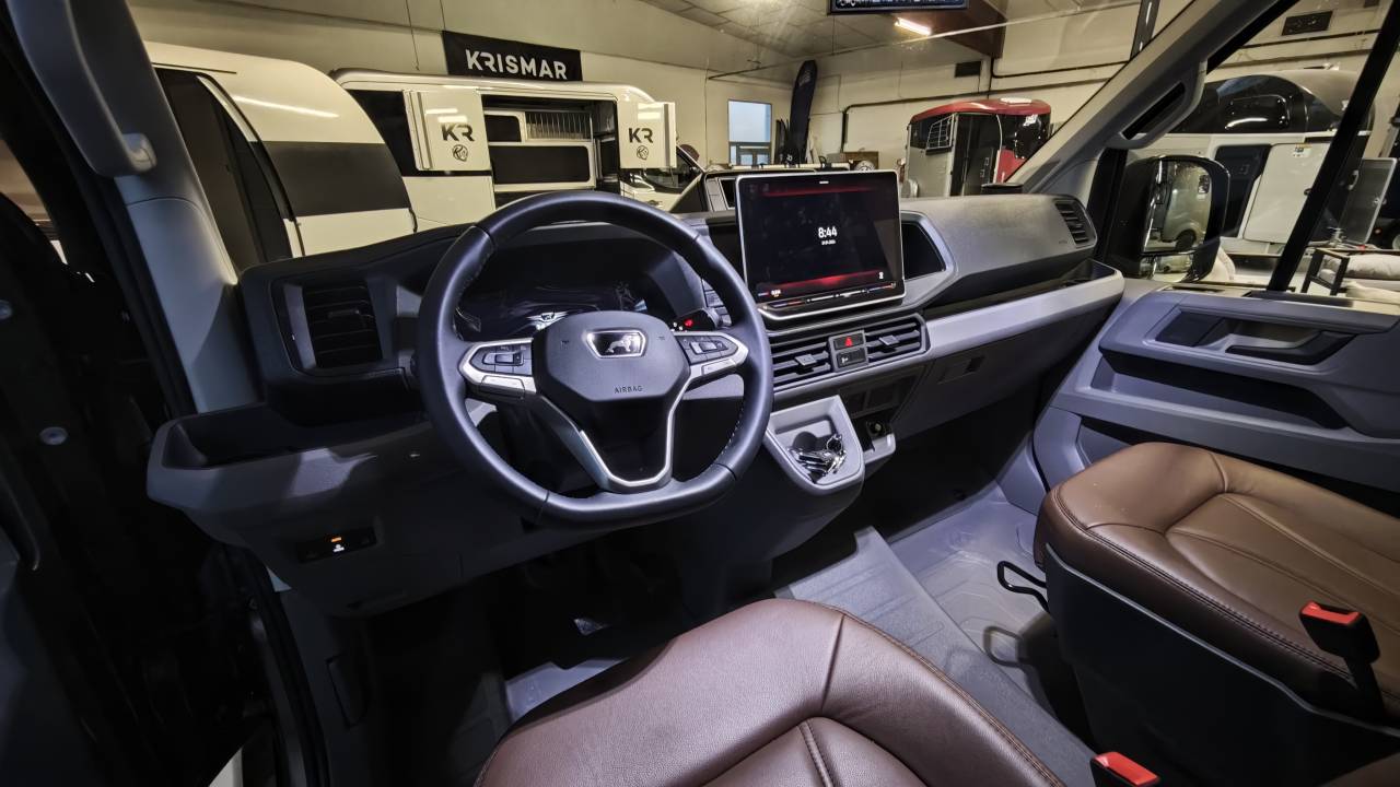 Furgoneta para caballos Krismar 5p stalles 2026 Nuevo