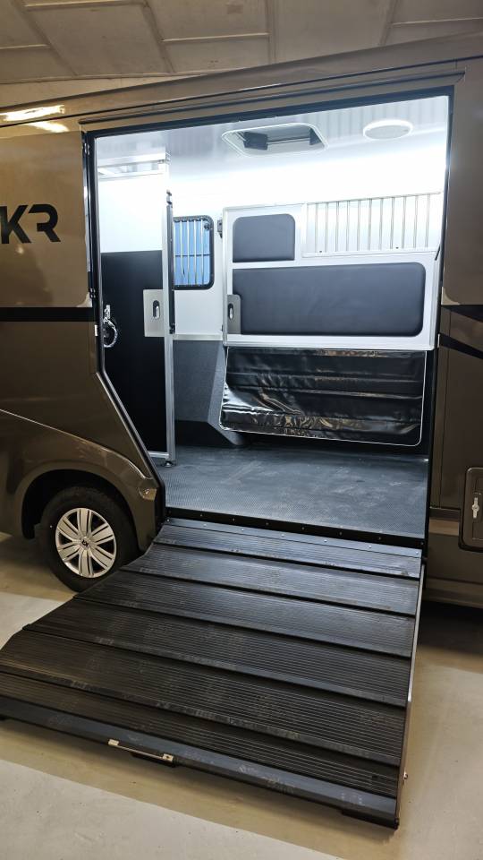 Furgoneta para caballos Krismar 5p stalles 2026 Nuevo