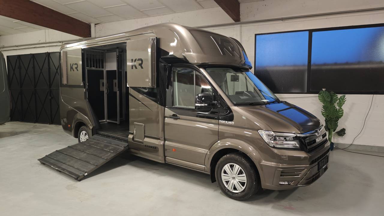 Furgoneta para caballos Krismar 5p stalles 2026 Nuevo