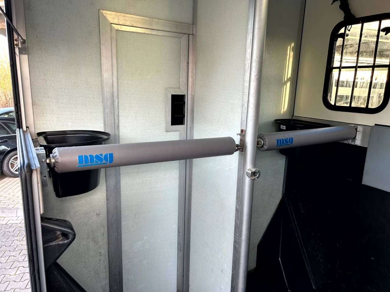 Furgoneta para caballos Renault RENAULT 0 De segunda mano