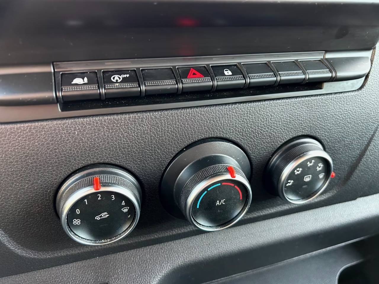 Furgoneta para caballos Renault RENAULT 0 De segunda mano