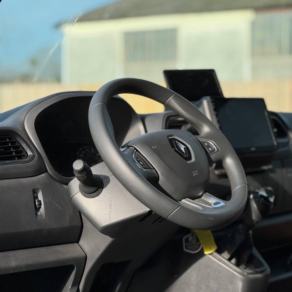 Furgoneta para caballos AKX 5stalles 2023 De segunda mano