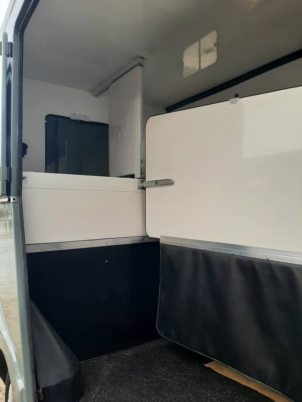 Furgoneta para caballos Renault Master 2018 De segunda mano
