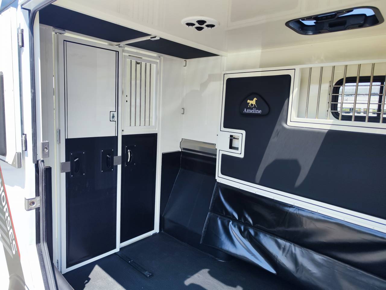 Furgoneta para caballos Ameline HARAS  2026 De segunda mano