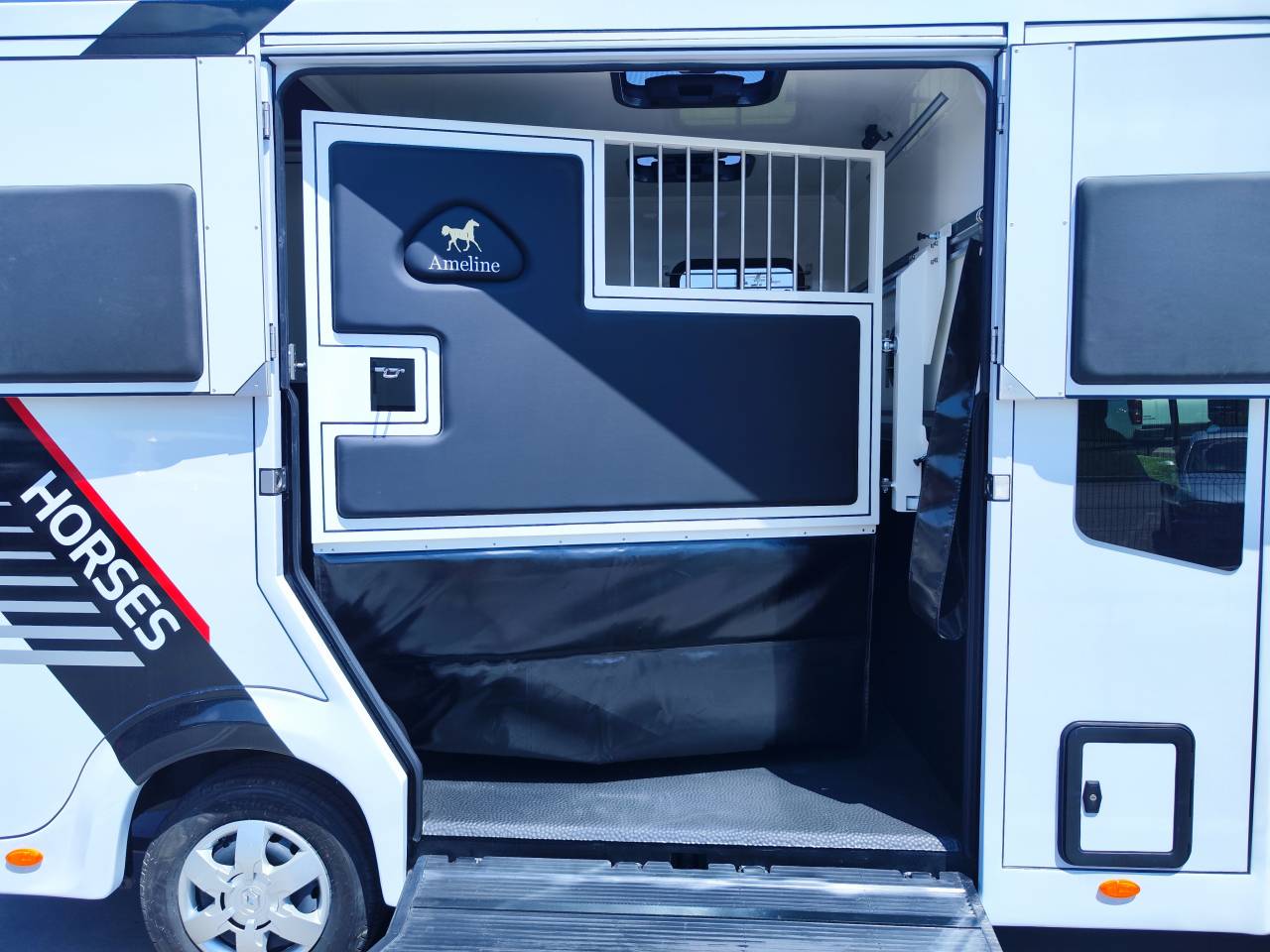 Furgoneta para caballos Ameline HARAS  2026 De segunda mano