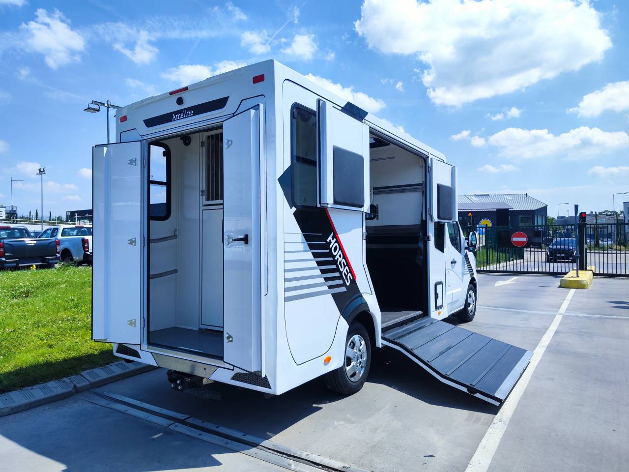 Furgoneta para caballos Ameline HARAS  2026 De segunda mano