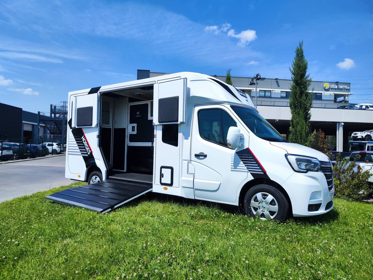 Furgoneta para caballos Ameline HARAS  2026 De segunda mano